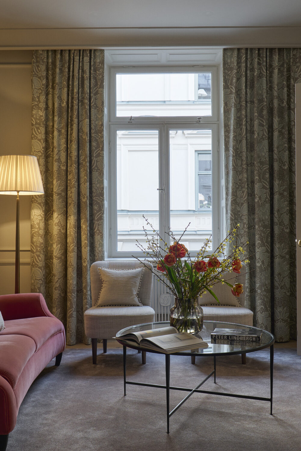 ROOMS & SUITES 
